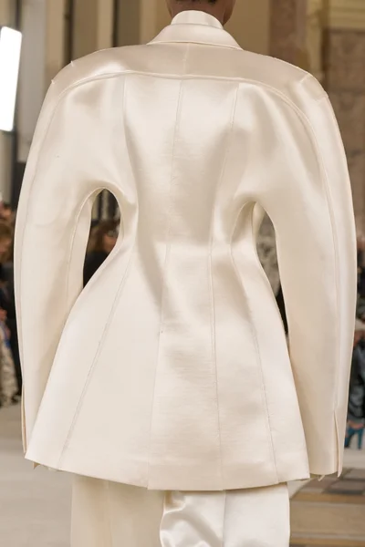 Look 36